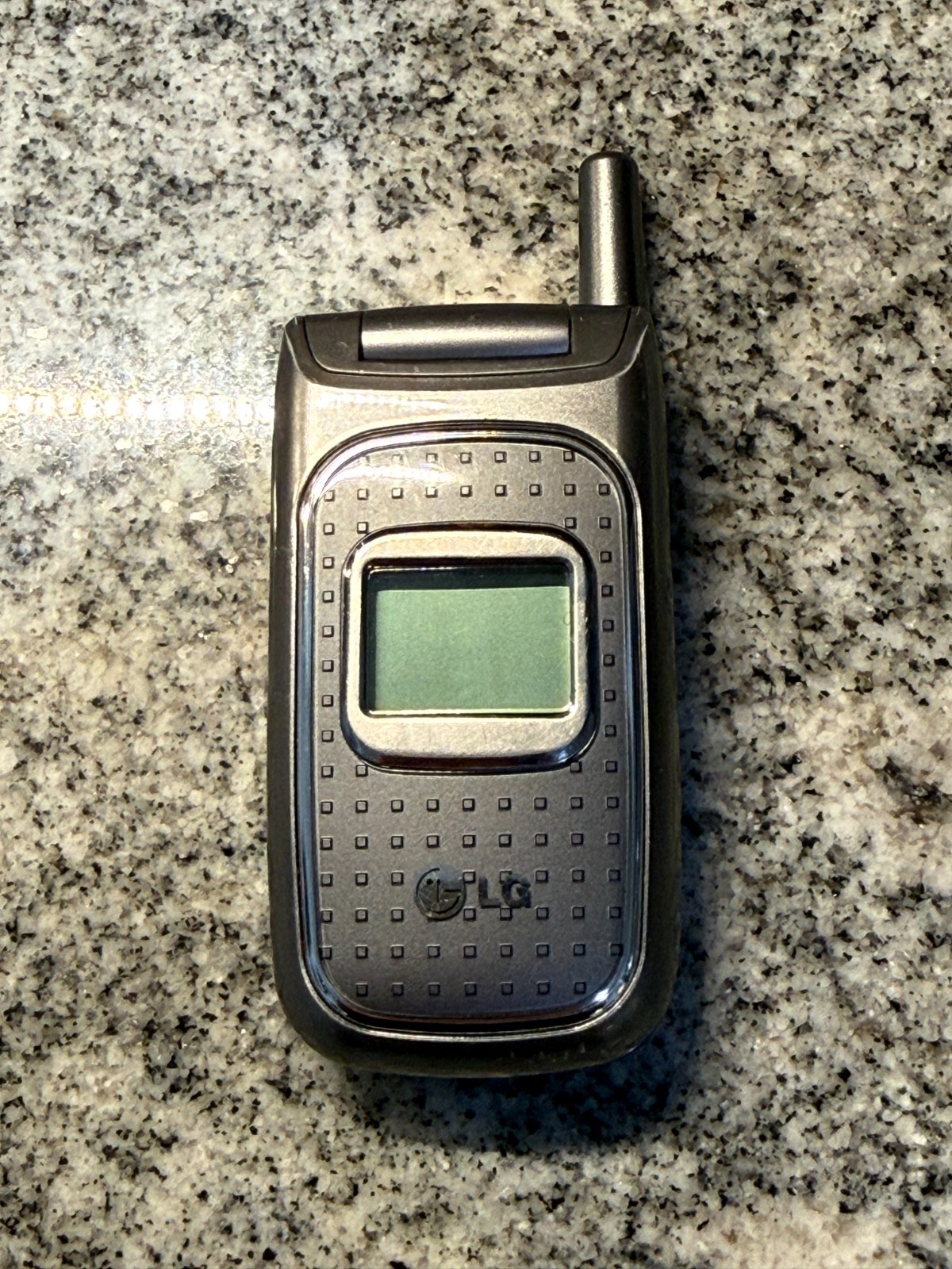 LG C1500 / 1500 / NTLG1500B - Gray  ( Net10 ) Rare Cellular Flip Phone