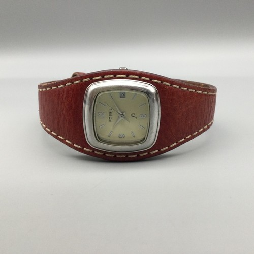 Fossil Watch Women 30mm ES-9731 Silver Tone Date Red Leather Band New Battery - Picture 5 of 14