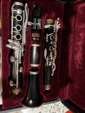 Le Blanc Professional Bb Clarinet with Nicely Aged Wood And Silver Keys