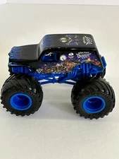 Hot Wheels Monster Jam Truck Son Uva Digger Spin Master 1:64 Blue