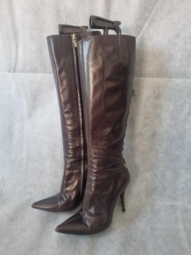 Stivali al ginocchio marroni in pelle Yves Saint Laurent tacchi 5 5 38 5