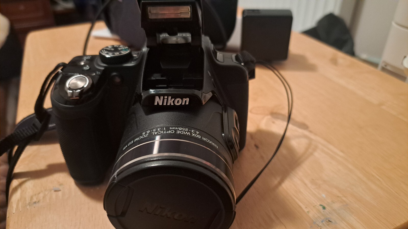 Nikon Coolpix P610 Digital Camera 60 x Zoom ** Please Read Description