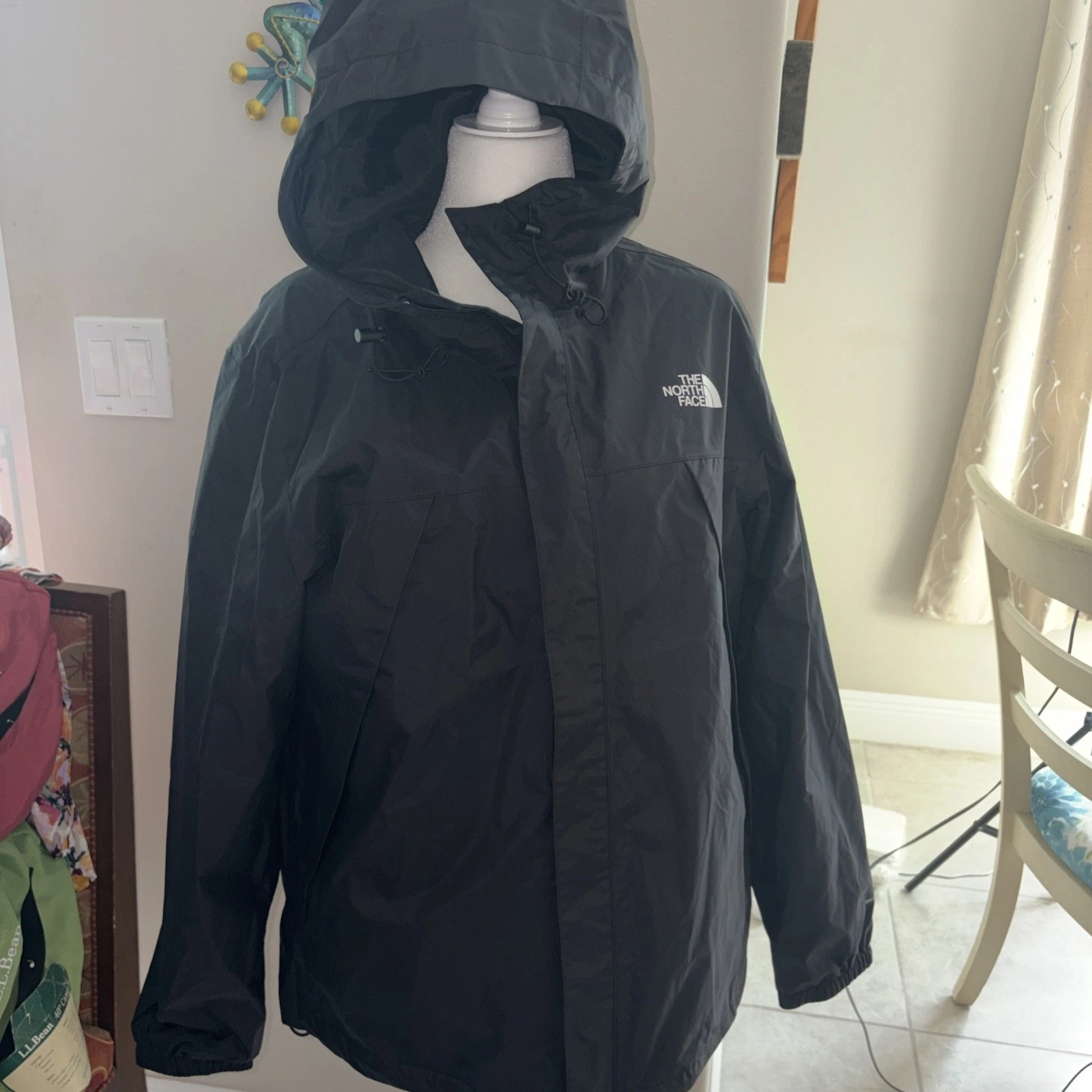 The North Face Men’s Large Dry Vent Hooded Rain Jacket Black Waterproof Shell L