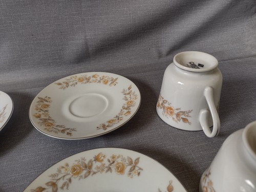 Vintage Carlton China Rosealyn Cups and Saucers - Set of 4 - Japan - Picture 14 of 18