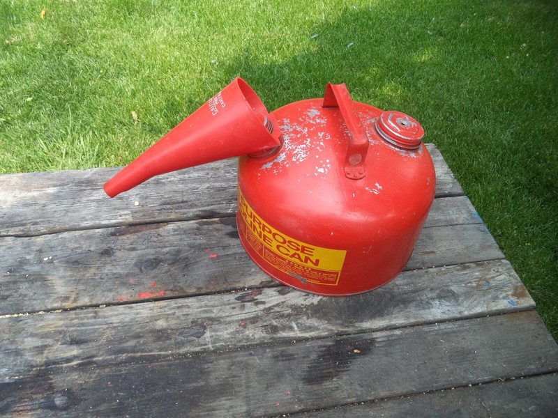 Vintage Eagle 2.5 Gallon Steel All Purpose Gas Can No. 2-1/2A & ORIGINAL FUNNEL