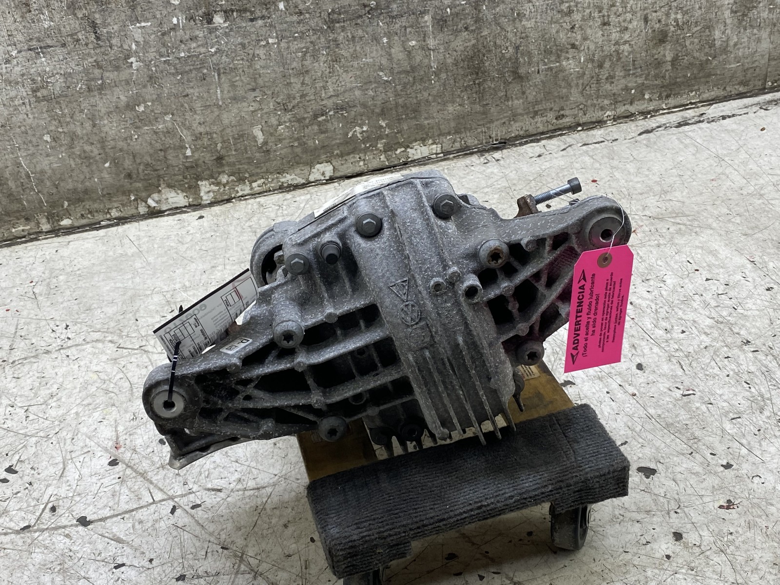 2015-2020 BENTLEY BENTAYGA 6.0L REAR DIFFERENTIAL AXLE CARRIER *109K* 0DG500043