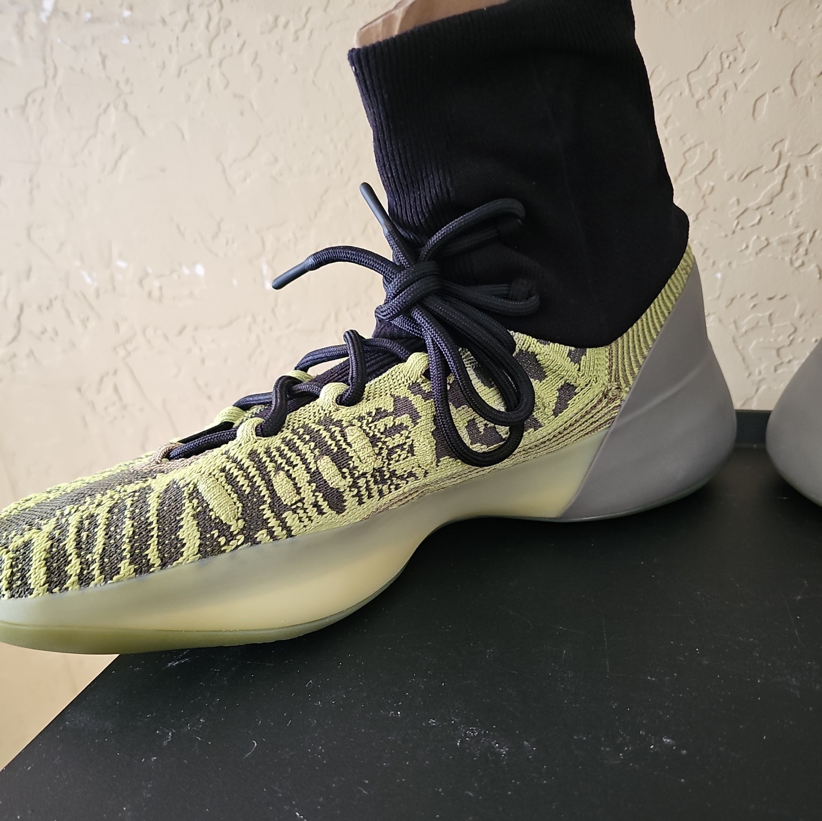 DS Adidas Yeezy Basketball Knit Energy Glow OG All sz 13 thumbnail 8