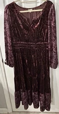 Frye and Co Women’s L Burgundy Crushed Velvet Tiered Long Sleeve Floral Dress