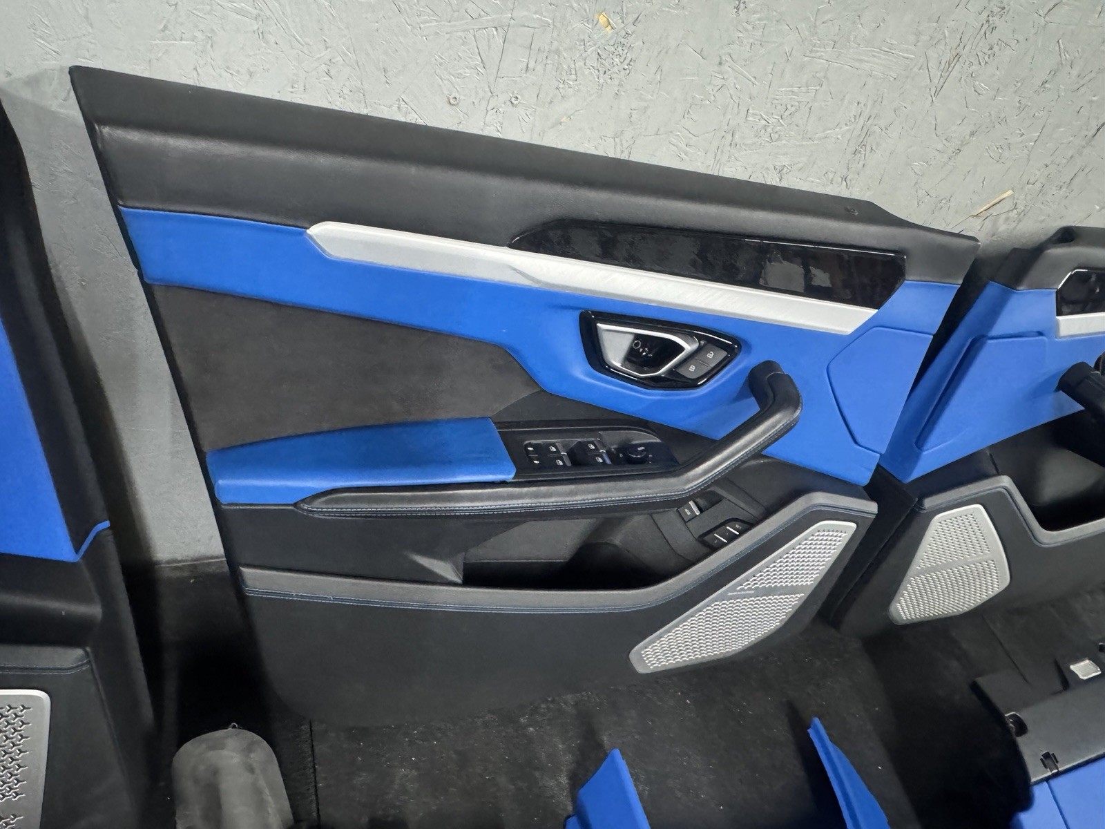 Set 4 Front Rear Interior Door Trim Panel Black Blue OEM Lamborghini Urus 2019