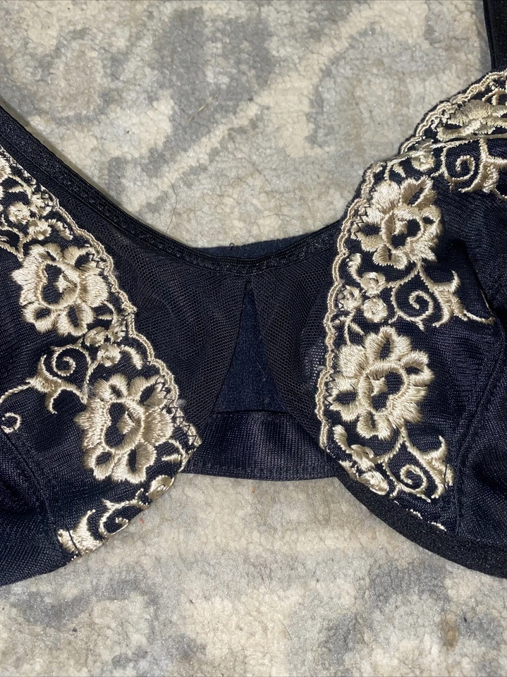 Sujetador con aros negro CABERNET 34DD 10610 correa trasera Foto 2 de 4