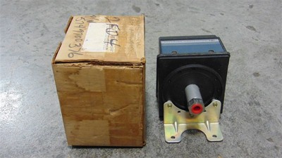NEW United Electric Model 376 J300 Pressure Switch 0-500 PSI