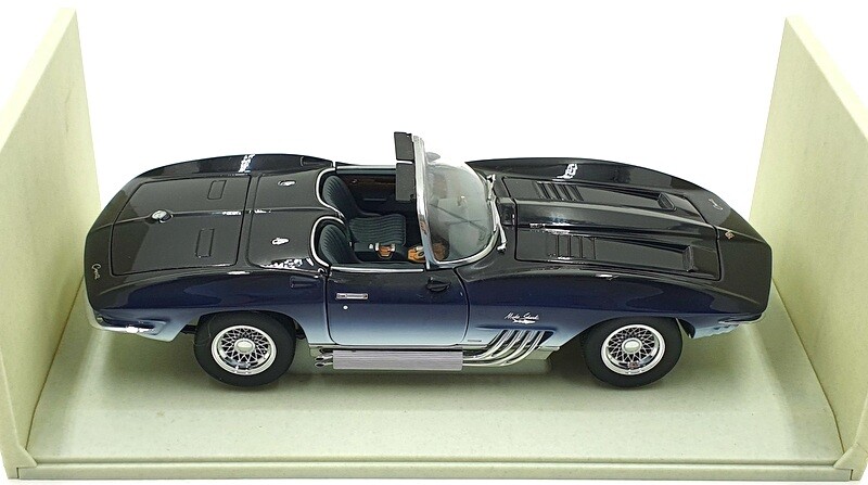 UT Models 1/18 21061 Chevrolet Corvette Mako Shark Blue for