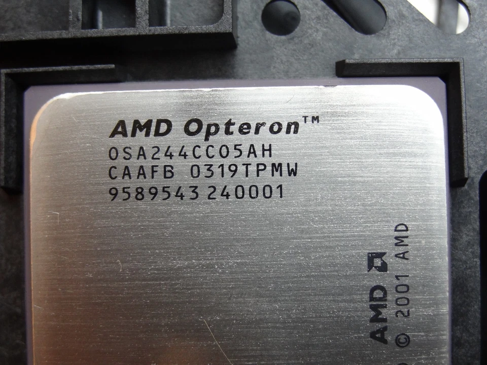 AMD Opteron 244 1.8GHz CPU Socket 940 (OSA244CCO5AH) Processor #TQ1536 - Image 2 of 3