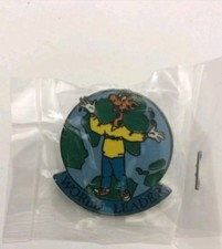 Toys R Us Pin Employee Geoffrey World Leader 