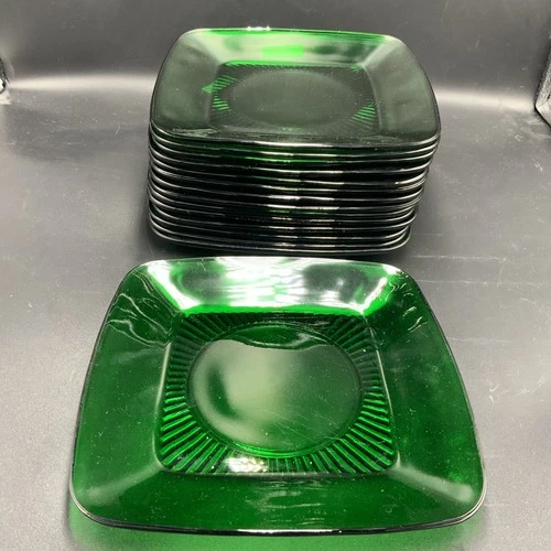 15 Vintage Anchor Hocking Forest Green Charm Glass Luncheon Plate 8  1/4’’