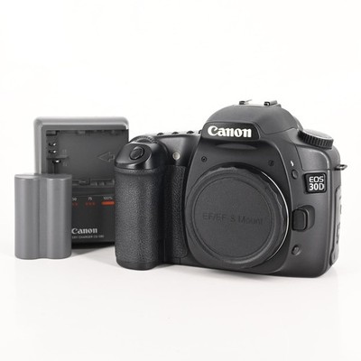 Canon EOS 30D 8.2MP Digital SLR Camera Body #886