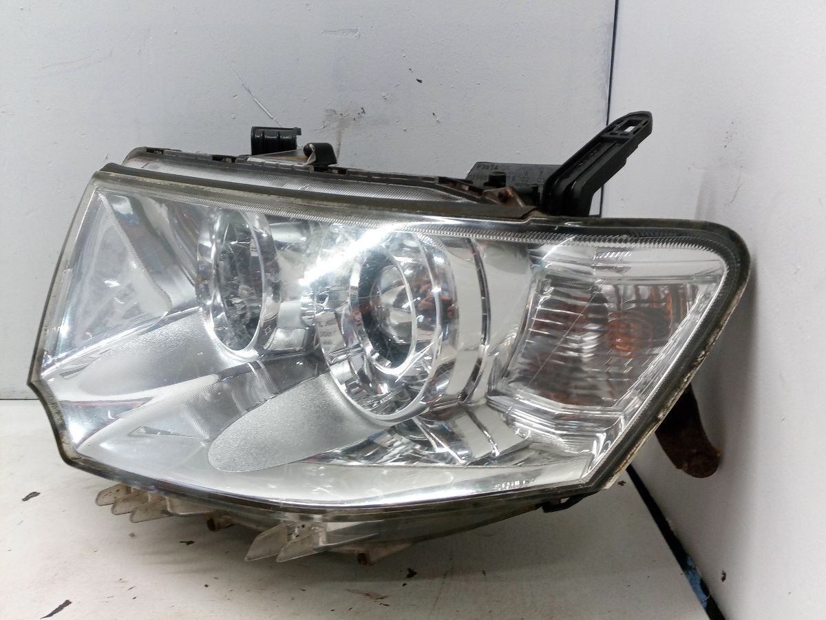 MITSUBISHI L200 HEADLIGHT LAMP LEFT FRONT 20102015 B40 8301C013 eBay