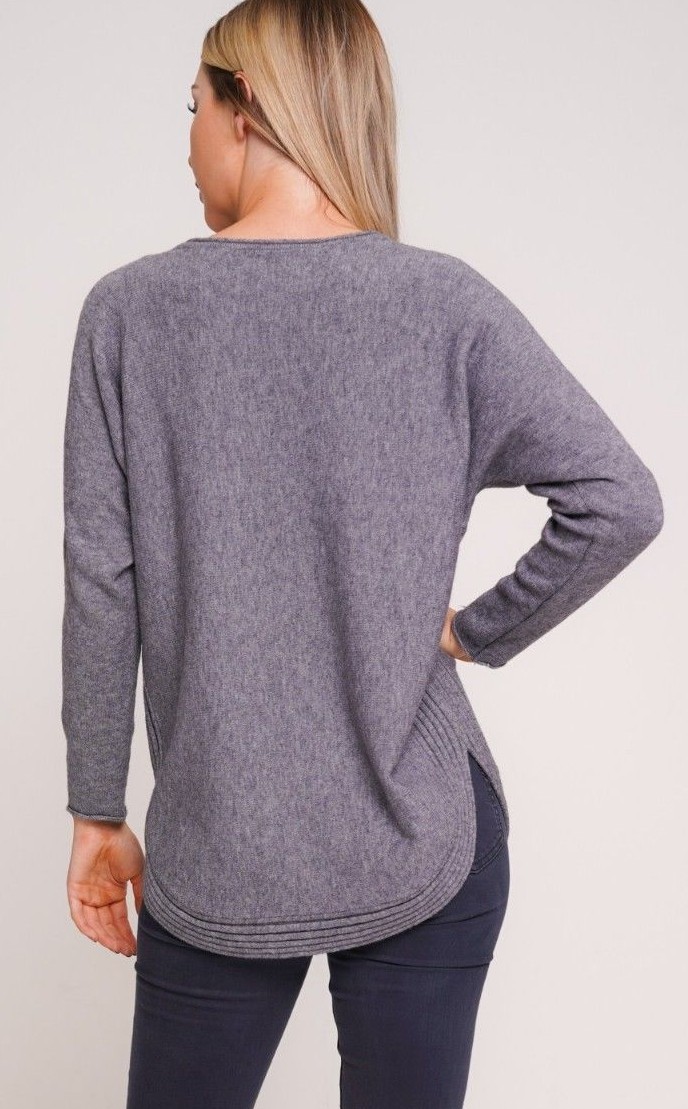 Maglione Lavorato A Maglia Con Collo A Ciurlo E Orlo Arricciato