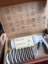 The Pampered Chef 1525 Cookie Press with 16 Discs - White