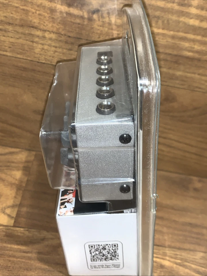 Behringer HA400 MicroAMP 4-Channel Stereo Headphone Amplifier New in box! - Image 4 of 4