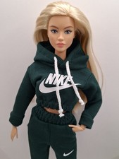 🔥 Grüner Loungewear Trainingsanzug für Barbie Puppen, Handarbeit.