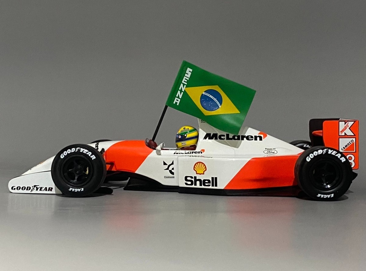 1/18 F1 Marlboro McLaren MP4/8 Ayrton Senna Racing Car Coll. 1st