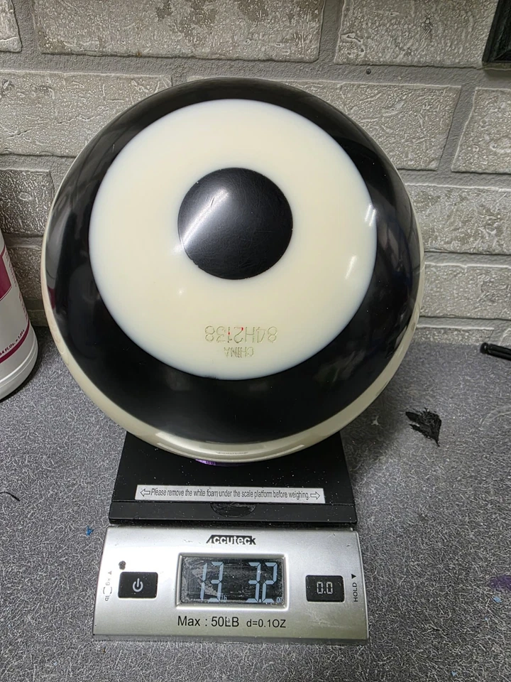 Bola de boliche de cebra de ebonita de 13 lb enchufada Foto 4 de 4