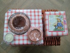 BRAND NEW CHERISHED TEDDIES - LEAH FIGURINE - CT109 - 2003 COMPLETE HAMPER SET