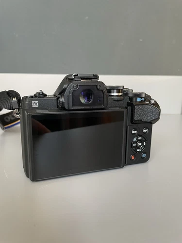 Olympus OM-D E-M10 Mark IIIs / 2175 Auslösungen - Bild 2 von 6