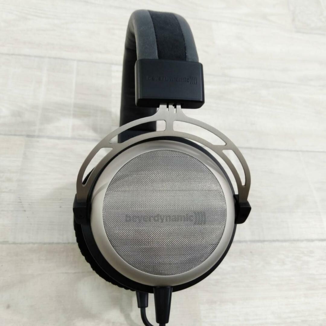 Beyerdynamic T1 First Generation 1St Headphones Used W/Case