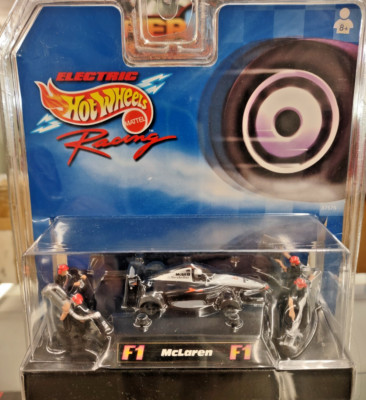 Tyco Mattel Hot Wheels Racing 37576 F1 McLaren with Pit Crew Racing HO Slot Car