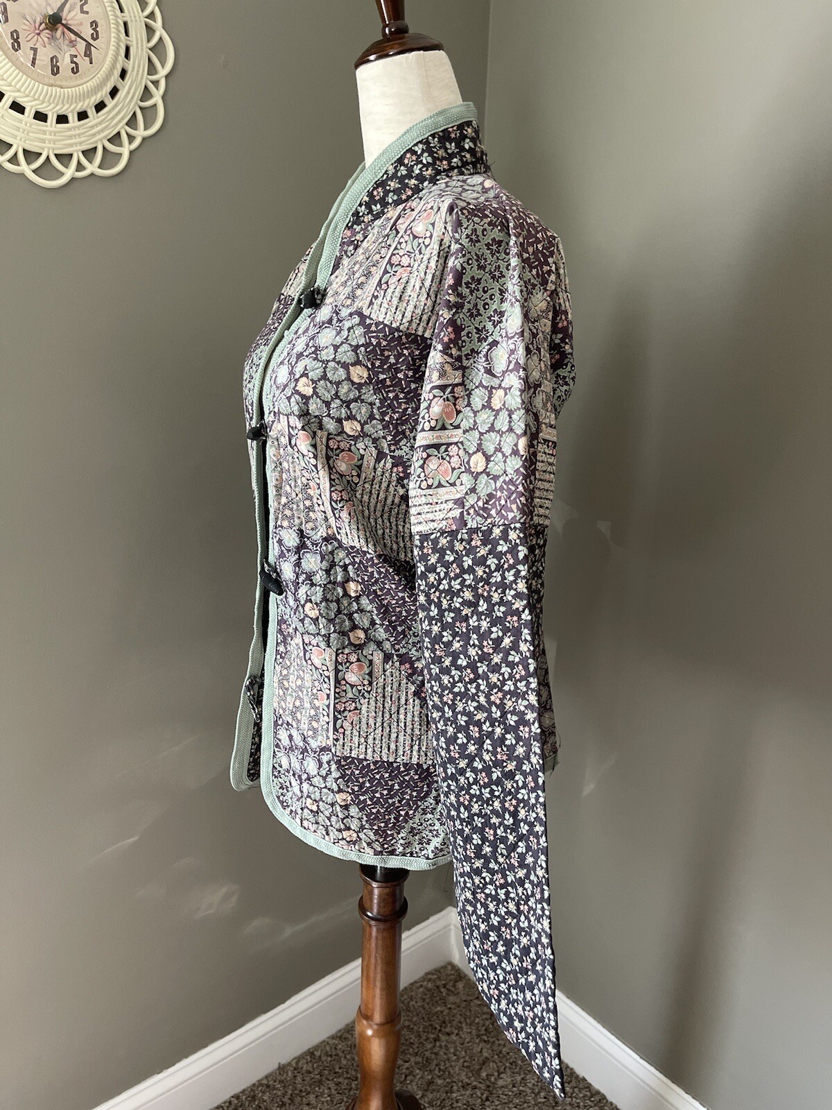 Vintage Handmade Patchwork Quilt Toggle Button Up… - image 11