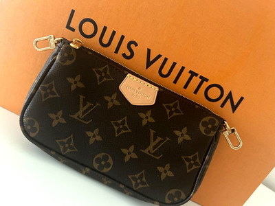 LOUIS VUITTON Kleine Pochette von der Multi Pochette Accessoires Tasche
