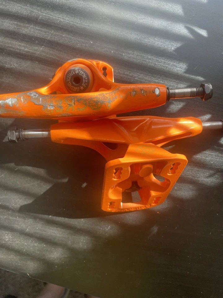 Camiones de skate Grindking Locker 2 8,0 Foto 2 de 4