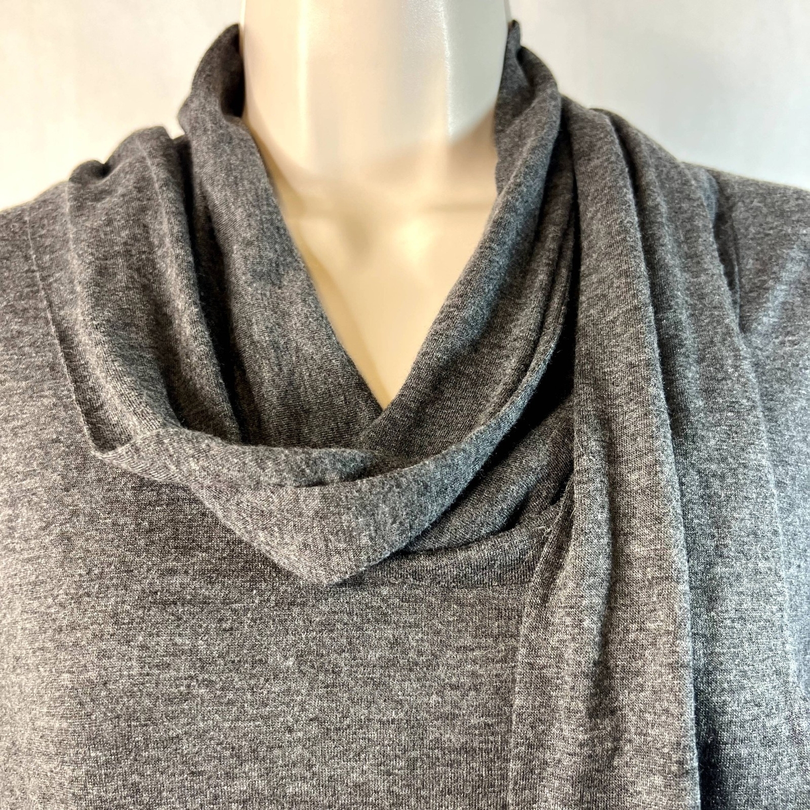 Ann Taylor Elevated Basic Neutral Top Gray Size M… - image 4