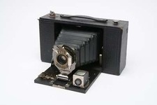 Vintage Kodak 3 Folding Brownie model D, very clean condition, still works  Re