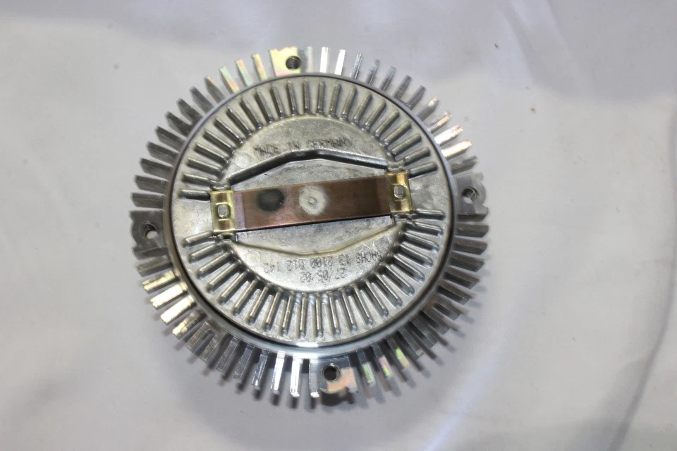 Fan coupling for BMW 3 series, E-30 E36 5 series E-28 E-34 and 6 series E-24 - Image 2 of 3