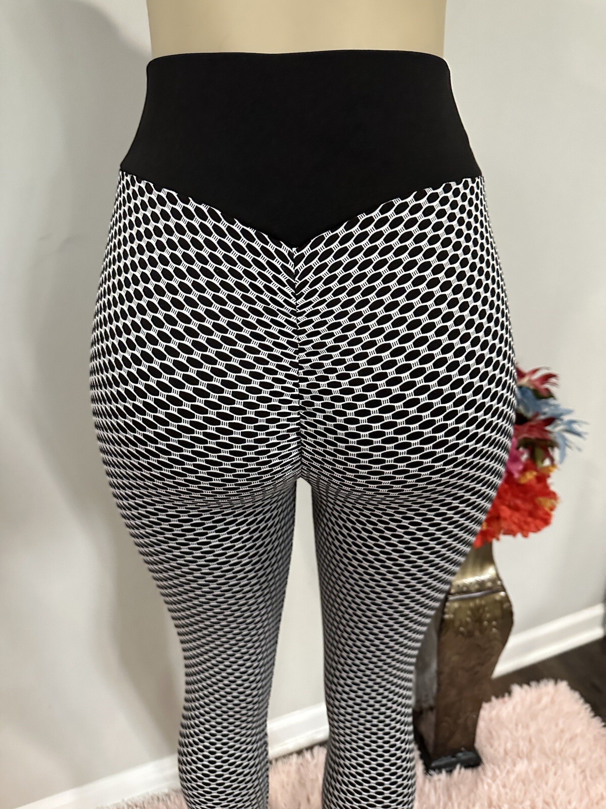 Black & White High-Rise Scrunch Leggings Full Length Size Small-image