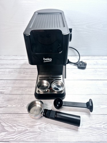 Beko CEP5302P CaffeExperto™ Espressomaschine - Farb-Touchdisplay - getestet
