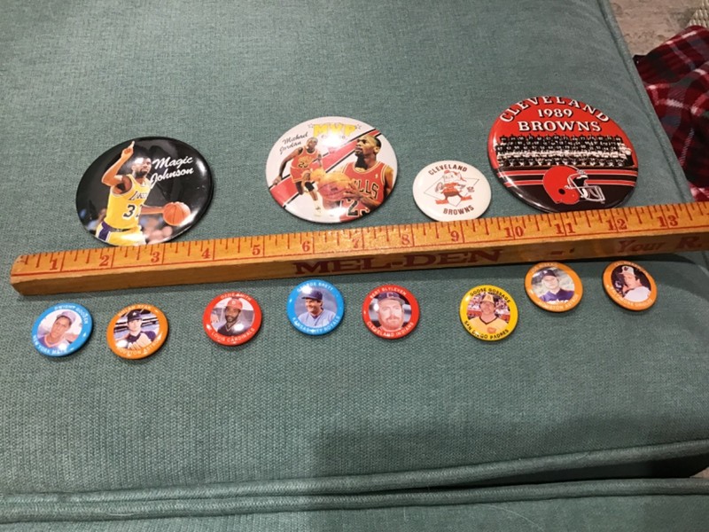 1984-1985 Fun Foods Pins & Michael Jordan - 1989 Browns - Magic Johnson Pins
