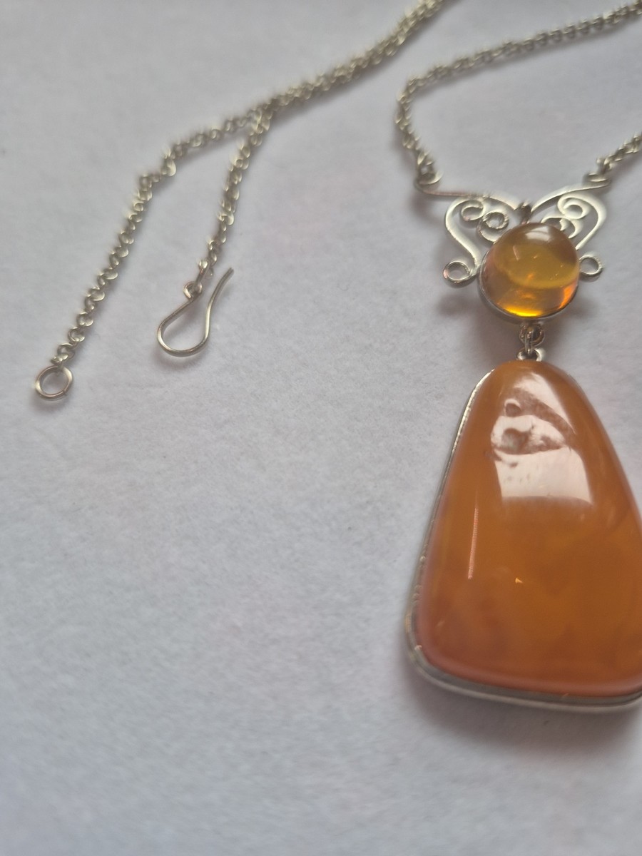 vintage necklace View 2