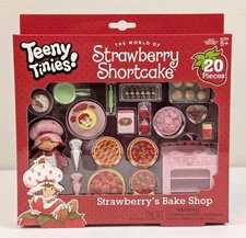 Teeny Tinies Strawberry Shortcakes Bake Shop Playset 20 Pieces Vintage Style NIB