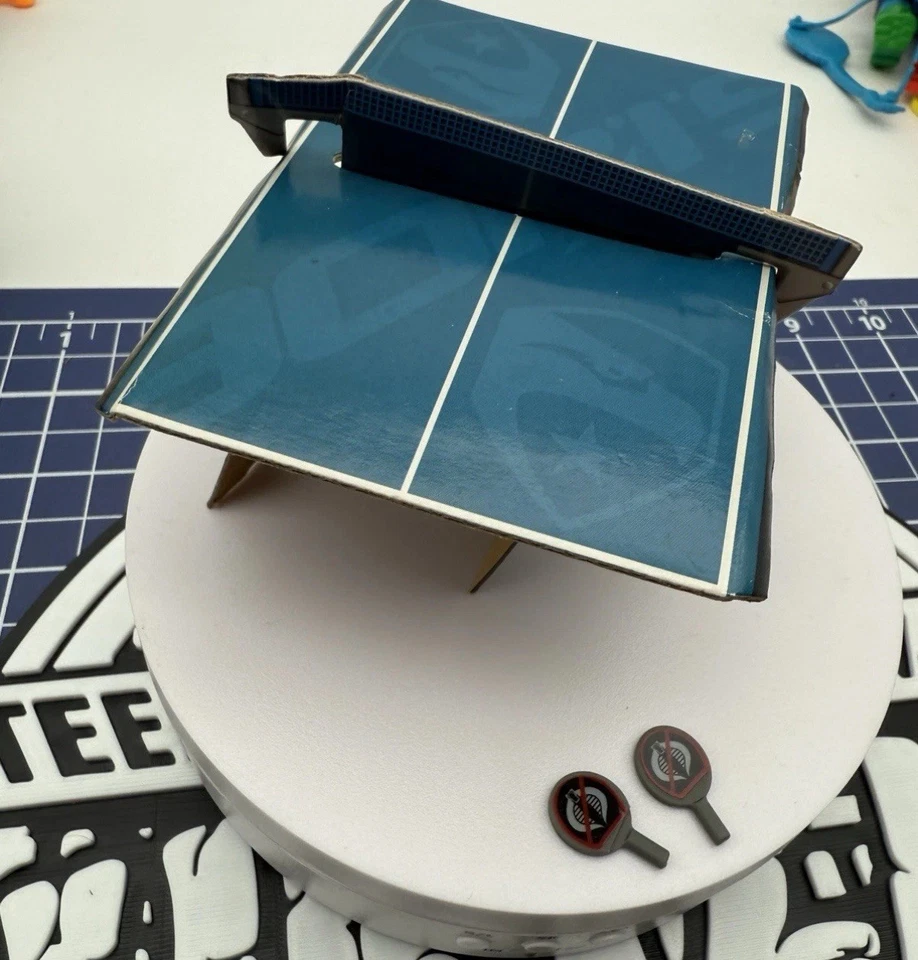 Hasbro 2009 GI Joe ROC Pit Mobile Headquarters Ping Pong Table & Paddles - Image 3 of 3