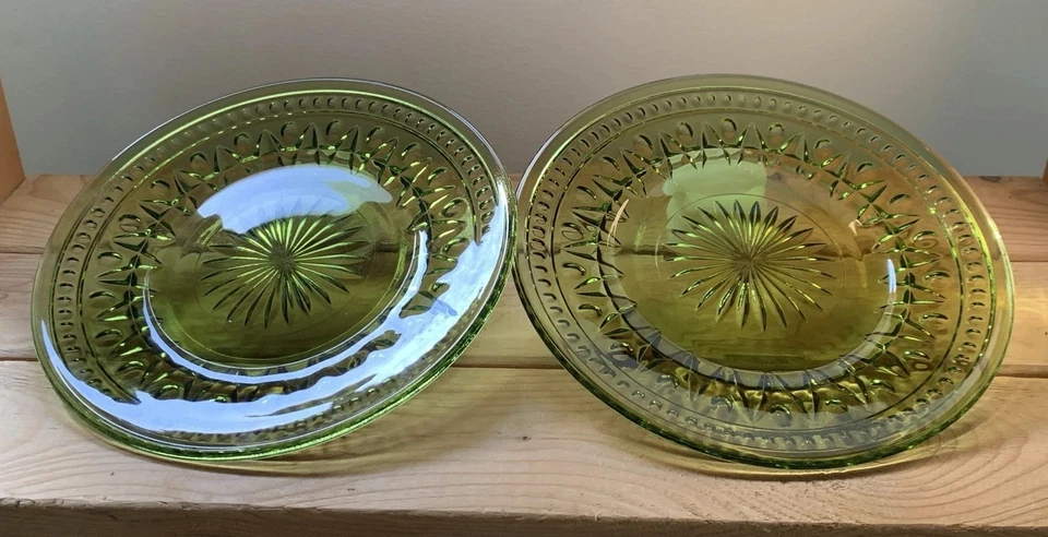 "Juego de 2 platos MCM vintage de vidrio de aguacate verde Colony Park Lane de 8,5""" Foto 2 de 4