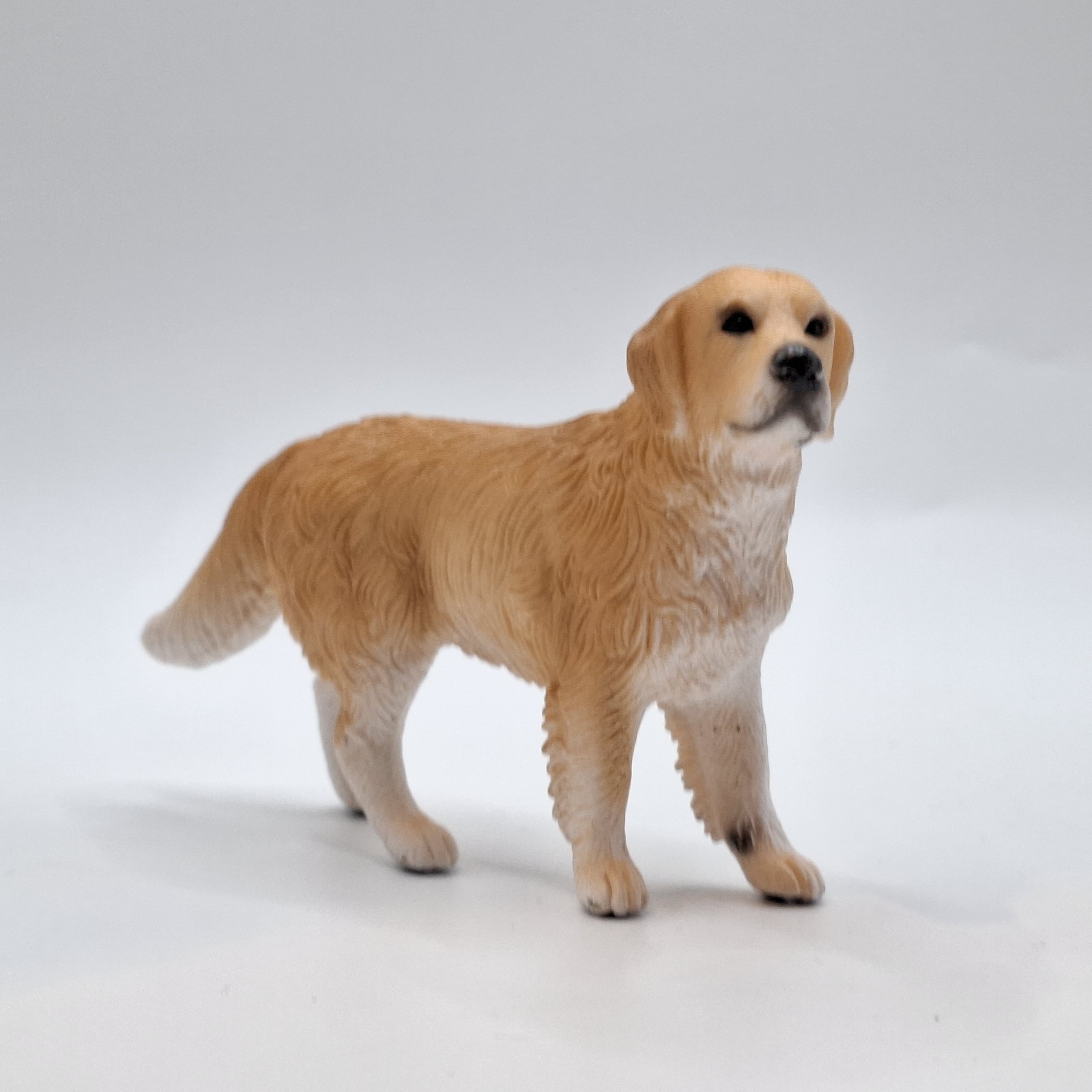 Schleich Golden Retriever Dog 16377 Figure Retired Domestic Animals