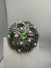 Emerald Green Rhinestone Faux Pearl Round Star Silver Tone Brooch