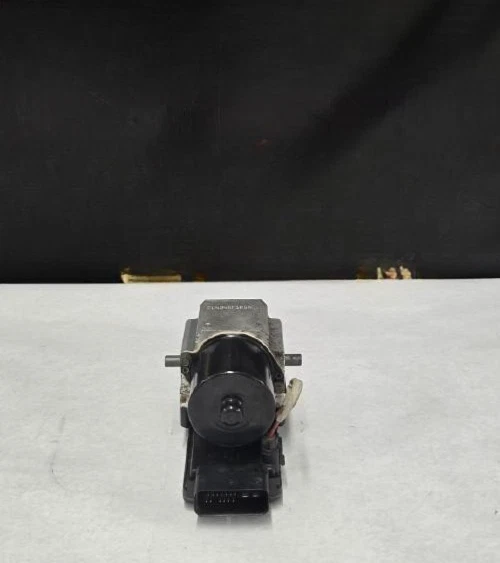 2002-2005 Ford Excursion 4x4 ABS Anti-Lock Brake Pump Module Assembly OEM - Image 4 of 4