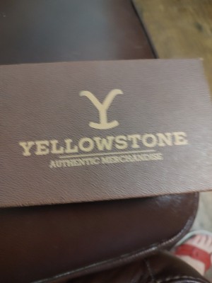   GIFT BOX   YELLOWSTONE AUTHENTIC MERCH ~ 3 CREW SOCKS   SIZE 6-12