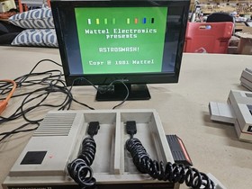 Mattel Intellivision II Video Game System & 40  Games! Ready to Hook Up & Play!