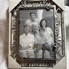 Fetco Family Pewter Tone Picture 5 x 7 Picture Frame